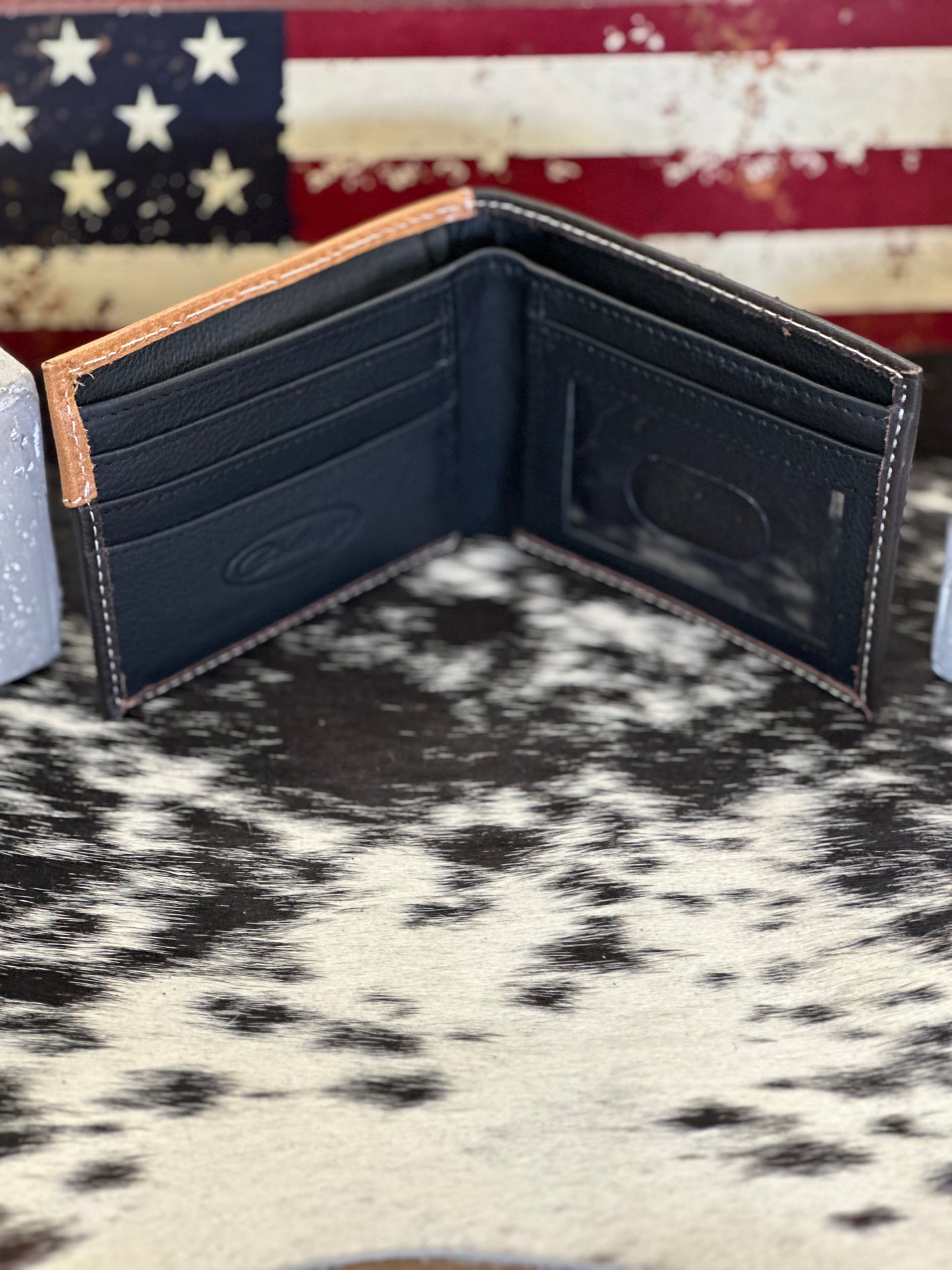 15FKW59B Tooled Bifold with Turq. Feathers