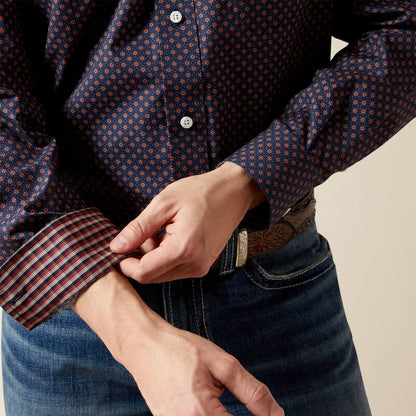 10065808 MNS Ariat Wrinkle Free Briggs Shirt