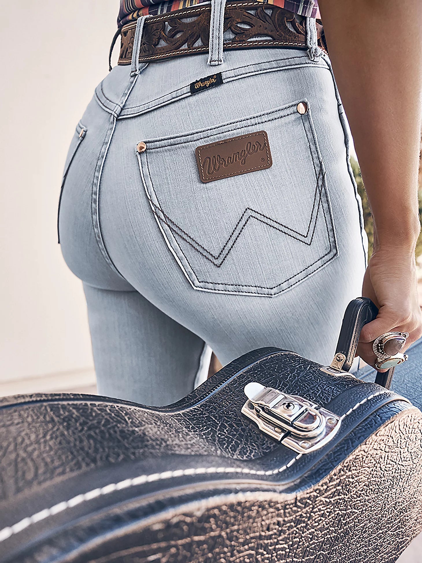 112368267 WMS Lainey Boot Hugger Jean