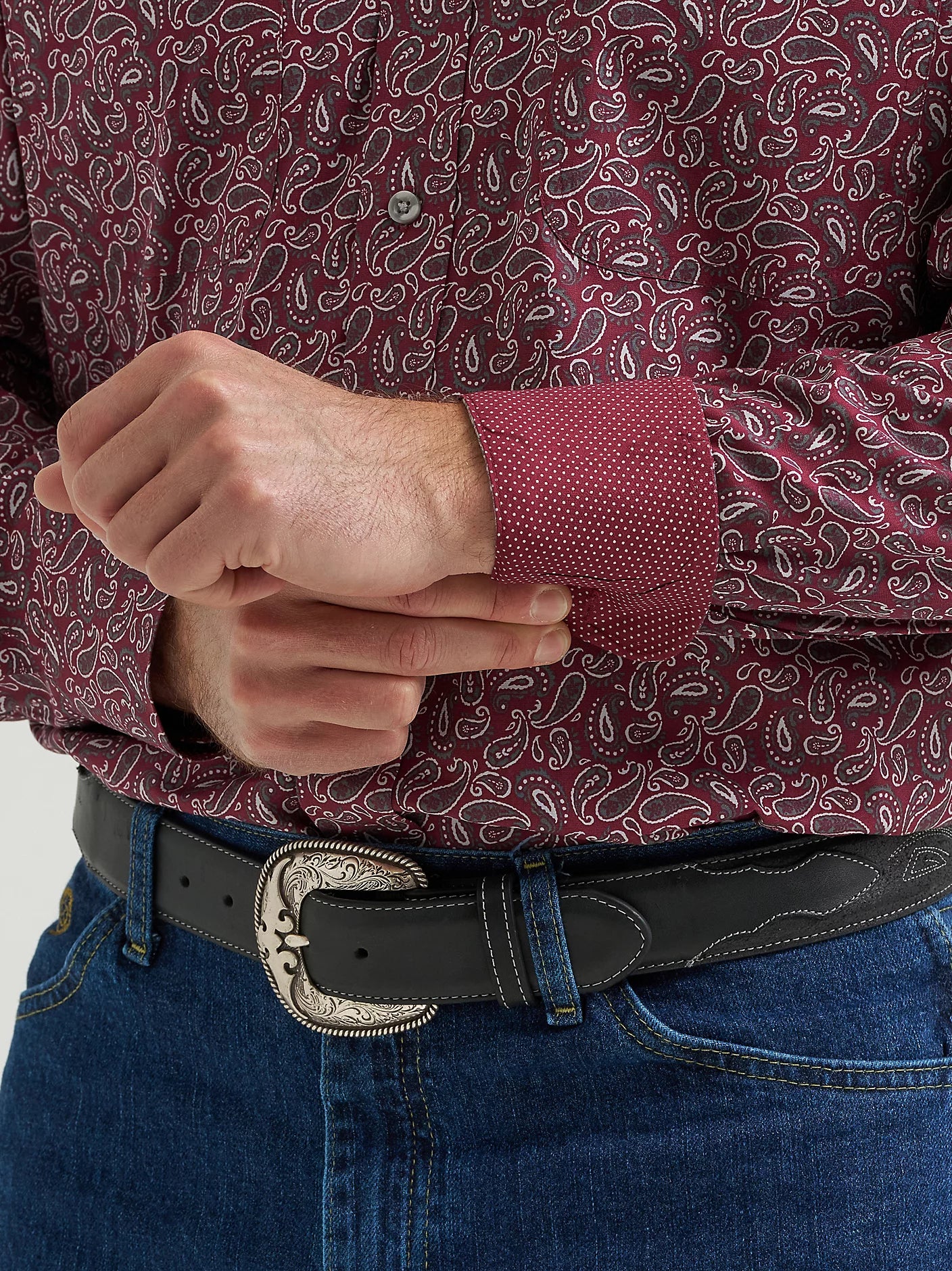 112369636 MNS Wrangler® George Strait Wine/Grey Paisley