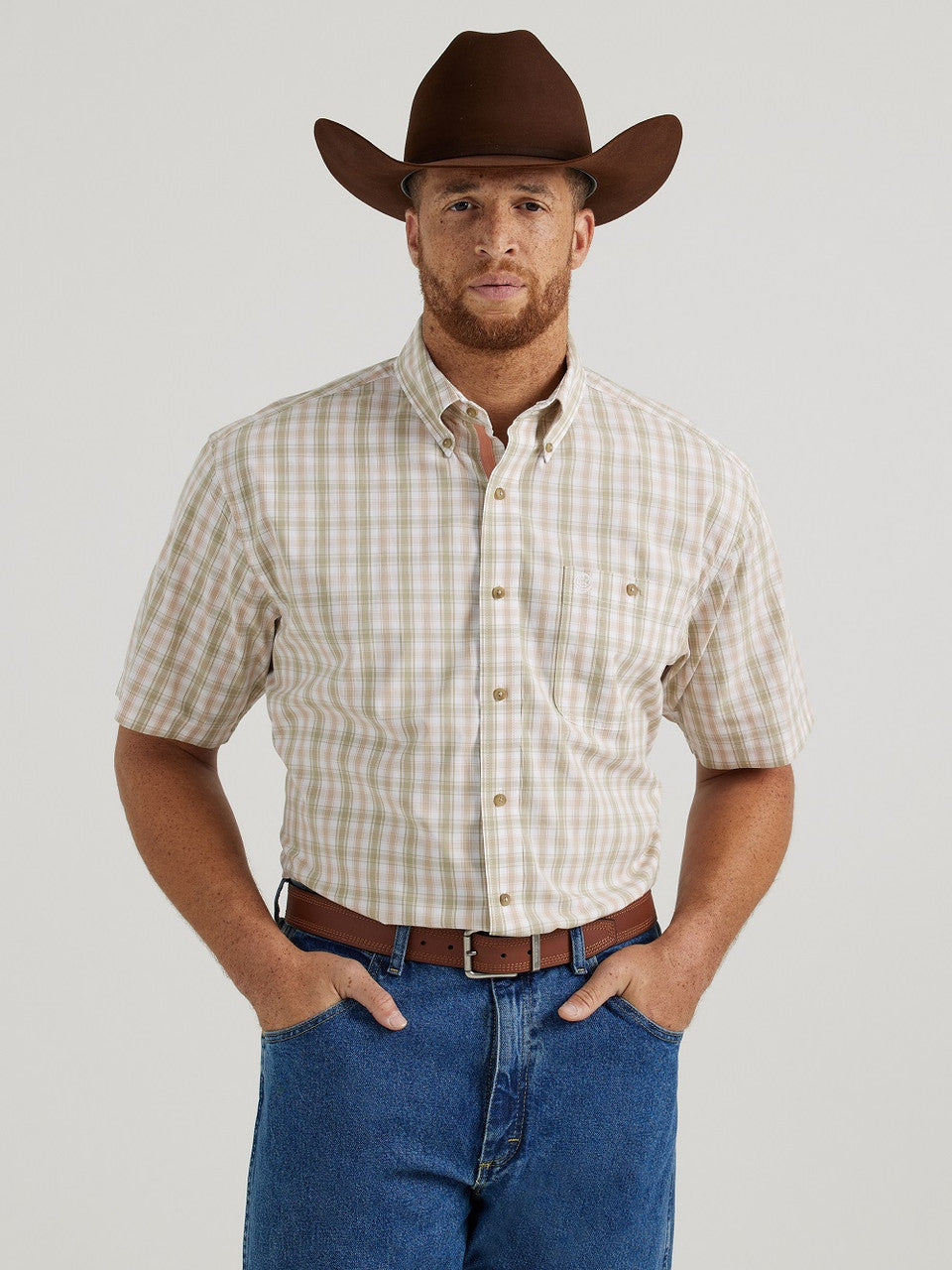 112344895 Wrangler George Strait Short Sleeve Plaid