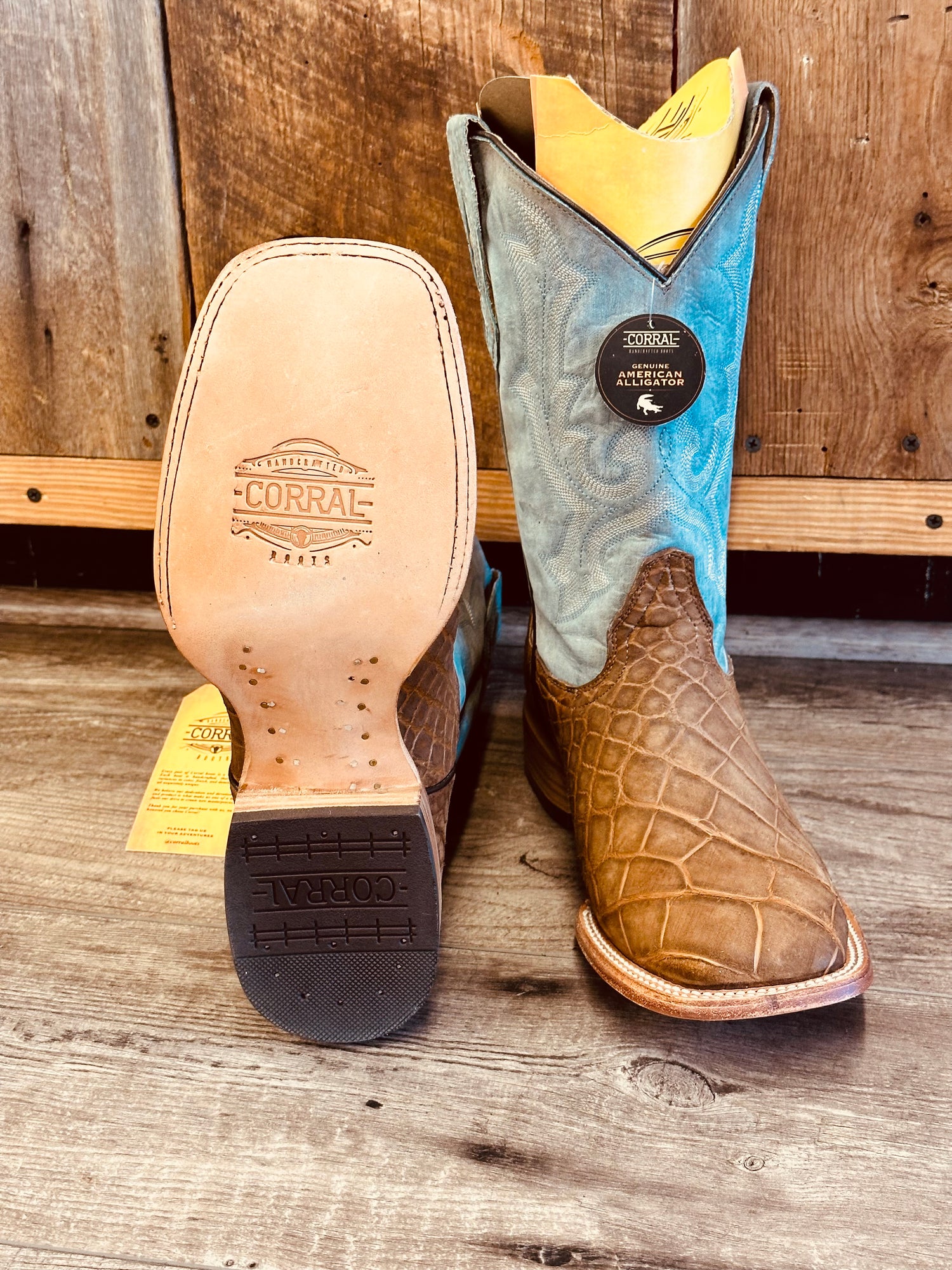 B5005 MN Saddle Blue Alligator Wide SQ. Toe
