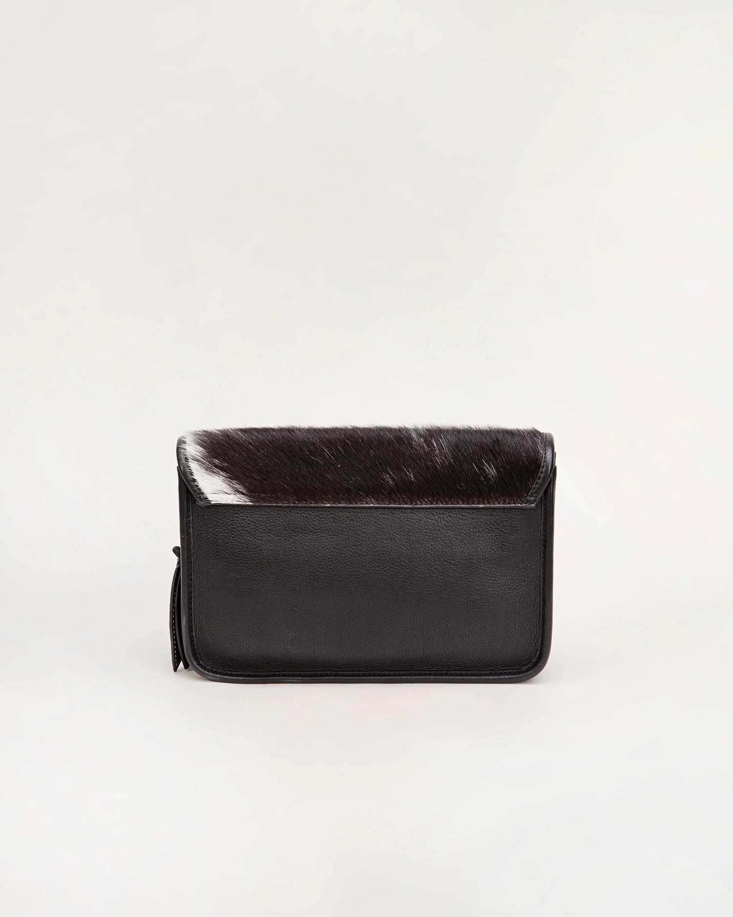 LW-SS25-113-CB Shell Medium Purse Blk/White Cowhide