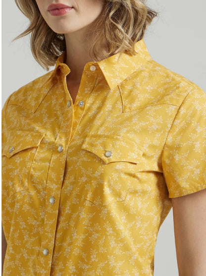 112347162 Wrangler® Yellow Flower Essential Woven Shirt