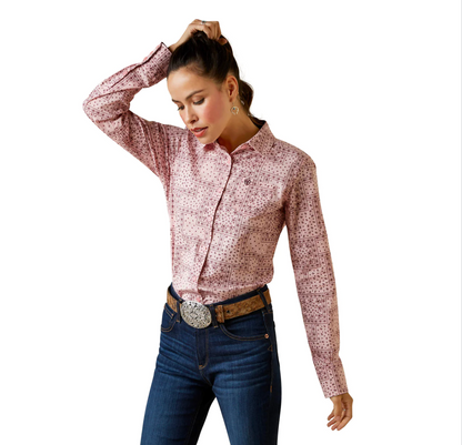 ARIAT Women's Wrinkle Resist Kirby Stretch Shirt - OLD FORT WESTERN
